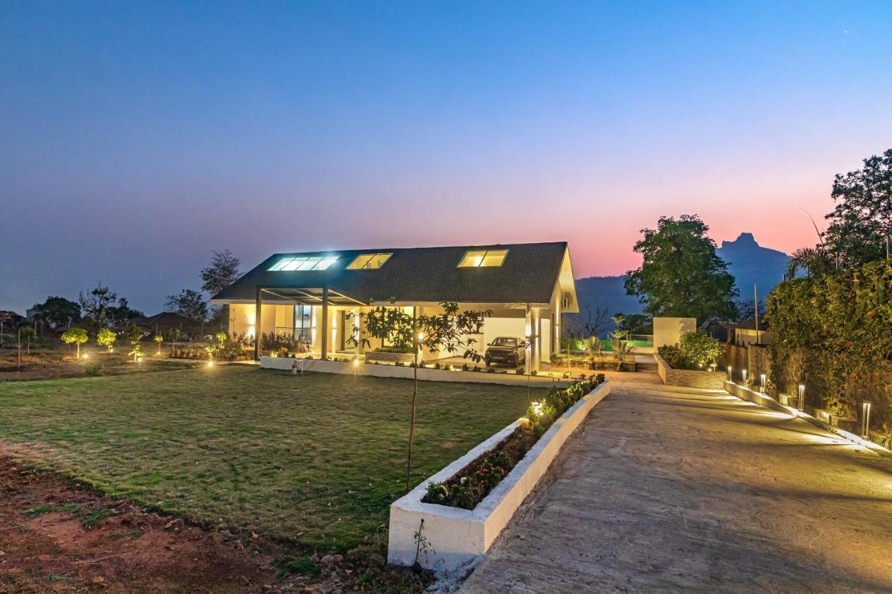 Saffronstays Stargazer, Karjat - Luxury Pool Villa With Lake View Exterior foto