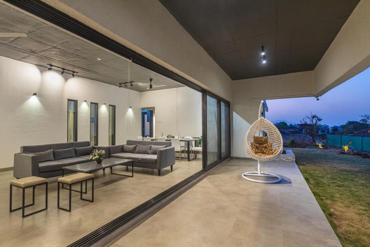 Saffronstays Stargazer, Karjat - Luxury Pool Villa With Lake View Exterior foto